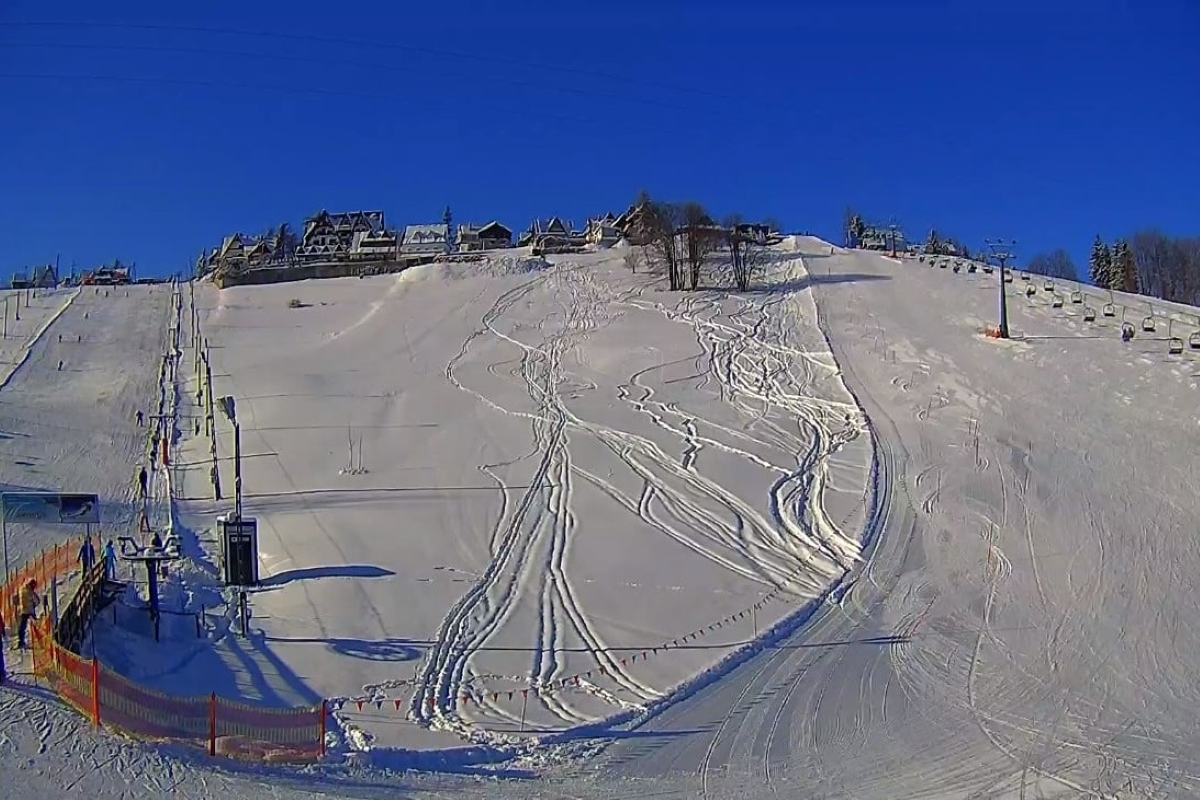 منتجع UFO للتزلج في بولندا، يقع في جبال تاترا